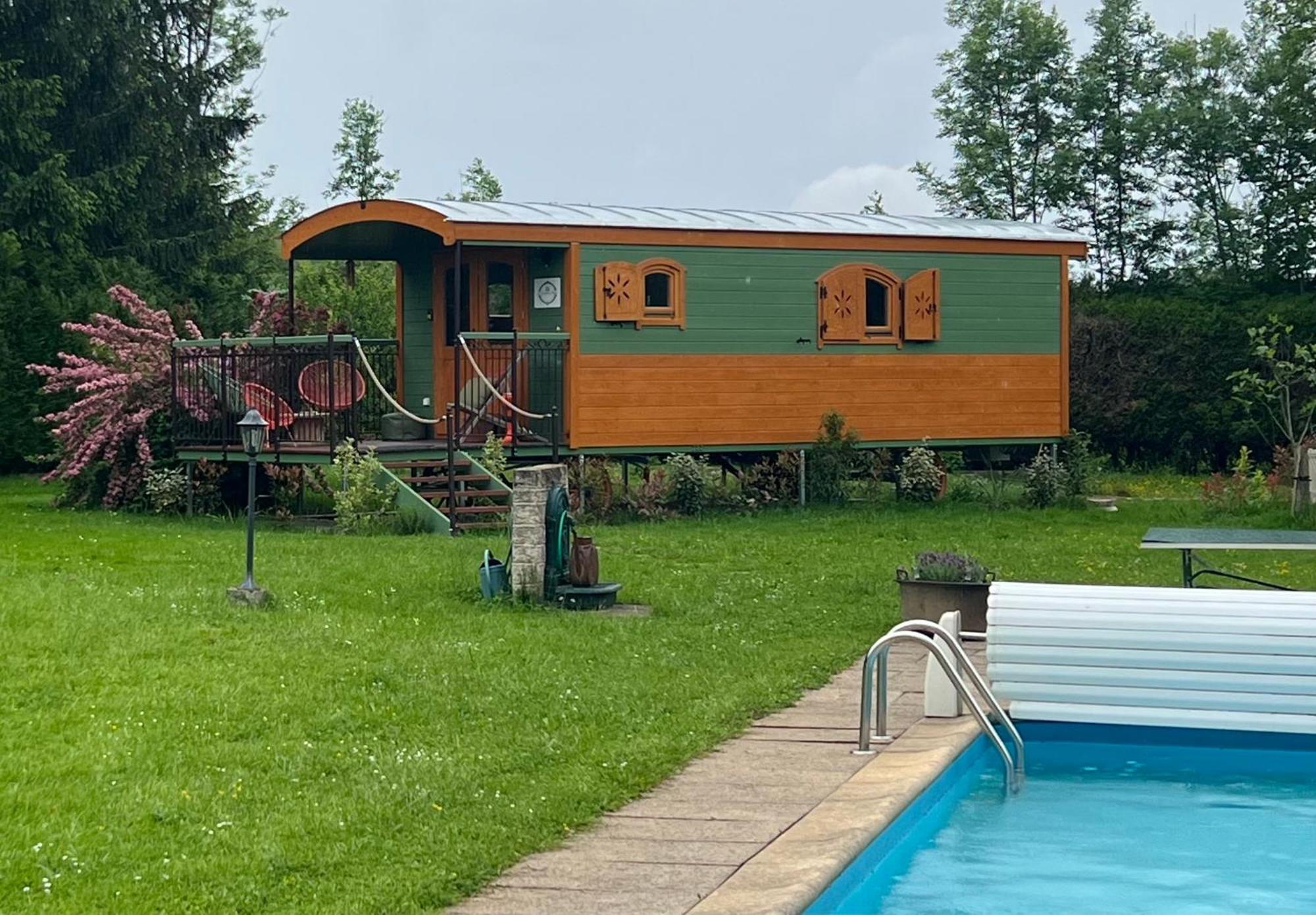 Bed and Breakfast La Roulotte Deluxe De Malpas Quingey Esterno foto