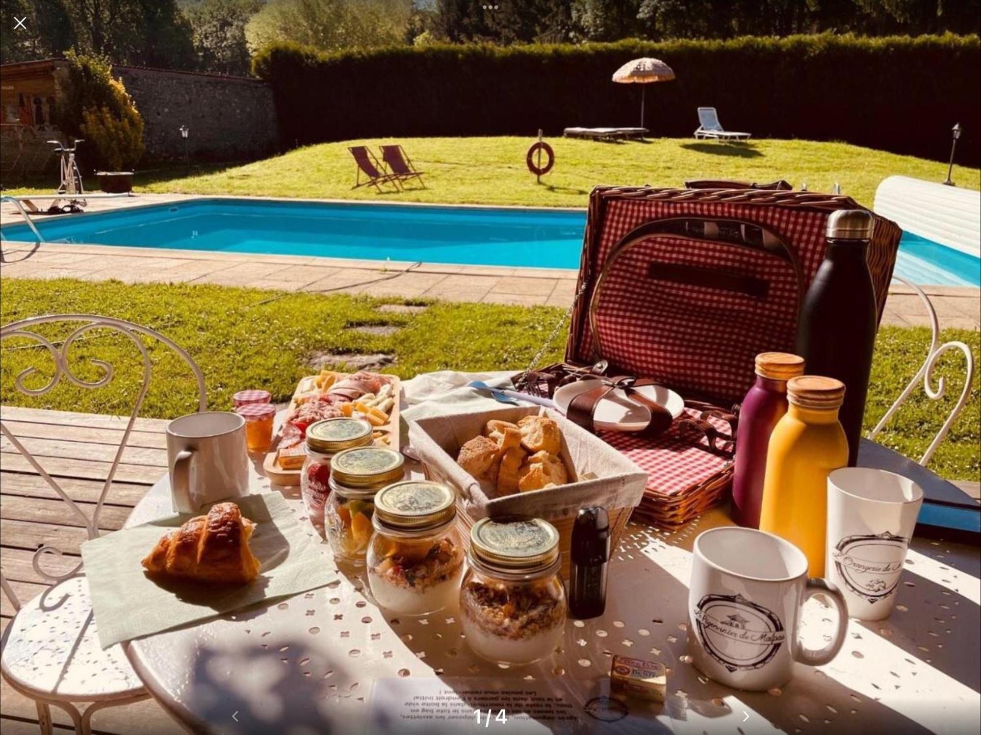 Bed and Breakfast La Roulotte Deluxe De Malpas Quingey Esterno foto