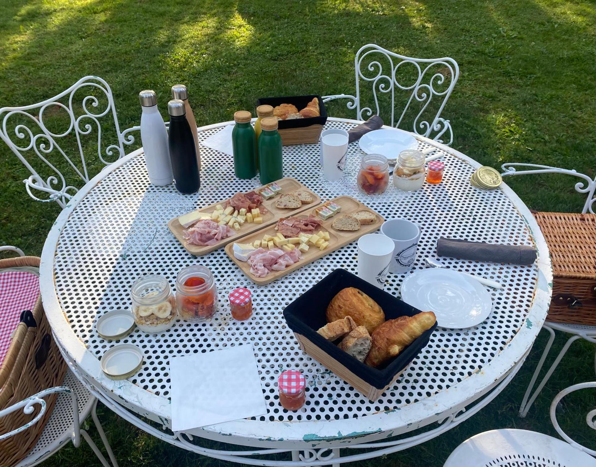 Bed and Breakfast La Roulotte Deluxe De Malpas Quingey Esterno foto