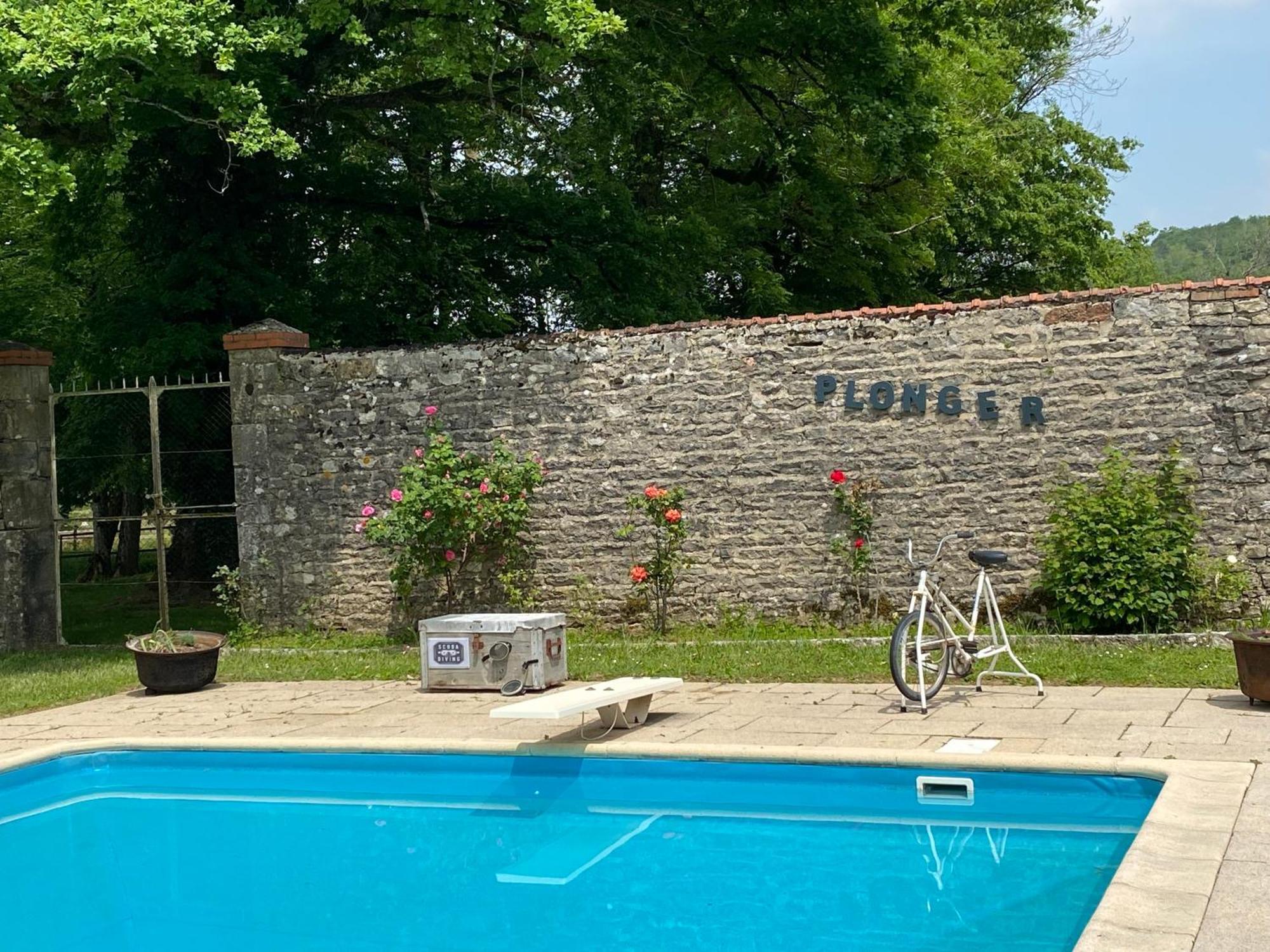 Bed and Breakfast La Roulotte Deluxe De Malpas Quingey Esterno foto