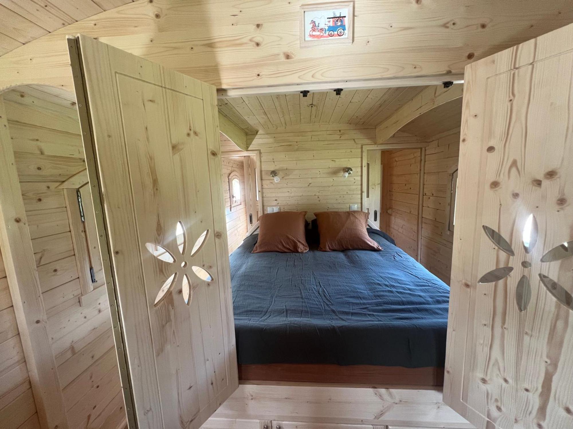 Bed and Breakfast La Roulotte Deluxe De Malpas Quingey Esterno foto