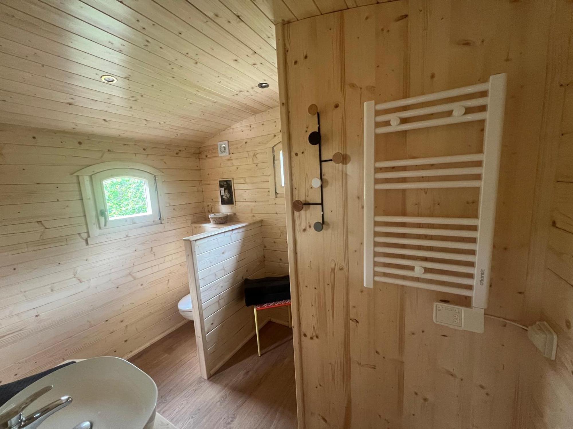 Bed and Breakfast La Roulotte Deluxe De Malpas Quingey Esterno foto