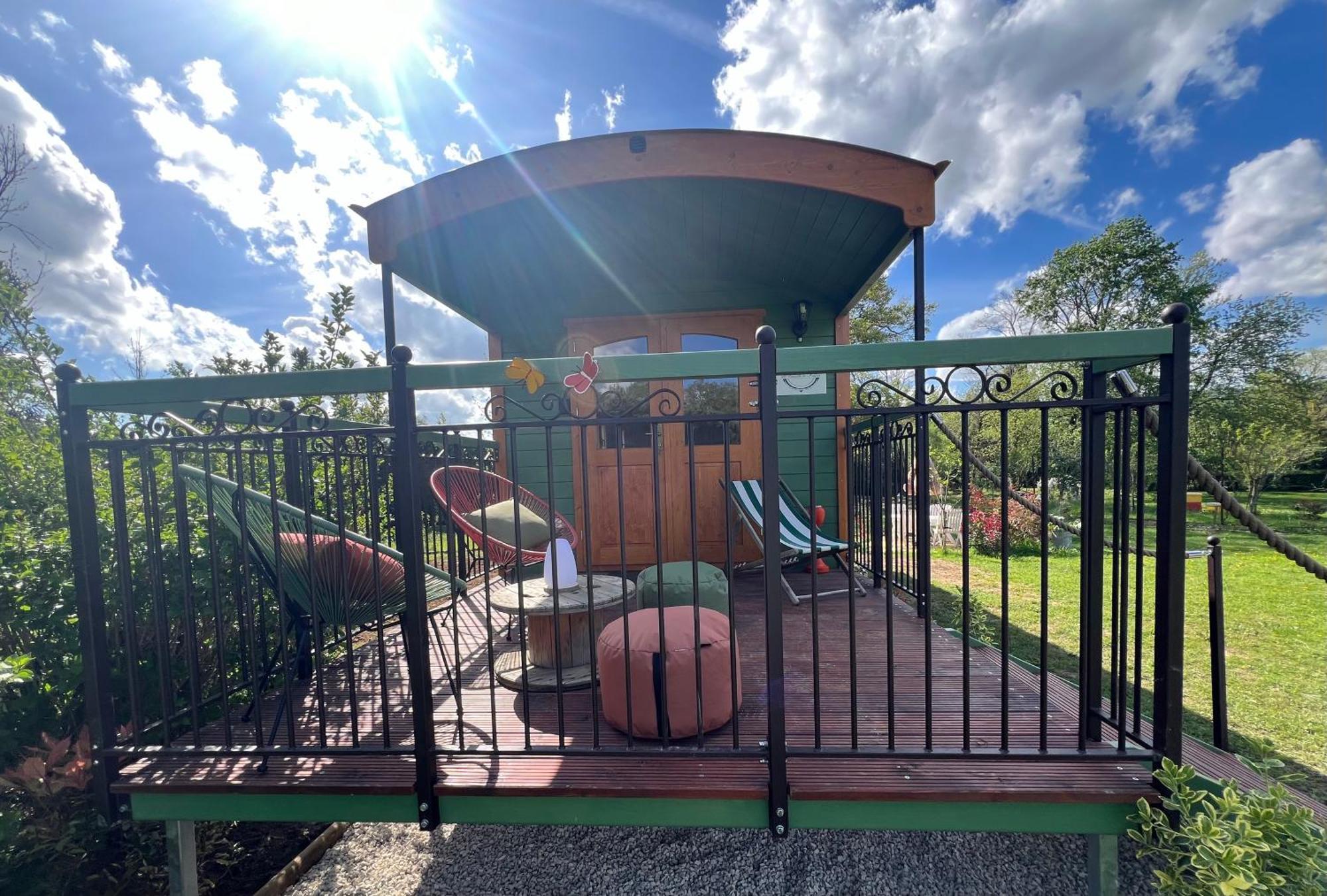 Bed and Breakfast La Roulotte Deluxe De Malpas Quingey Esterno foto