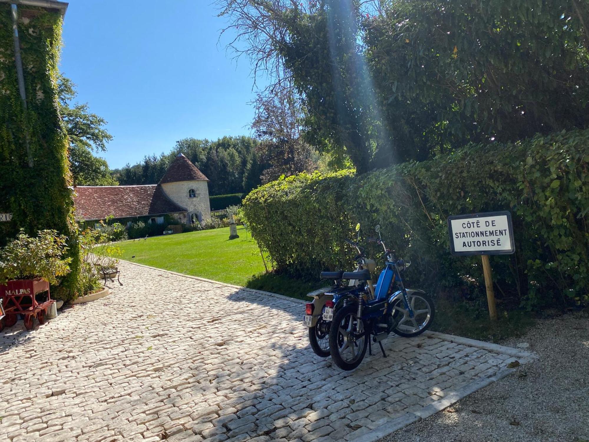 Bed and Breakfast La Roulotte Deluxe De Malpas Quingey Esterno foto