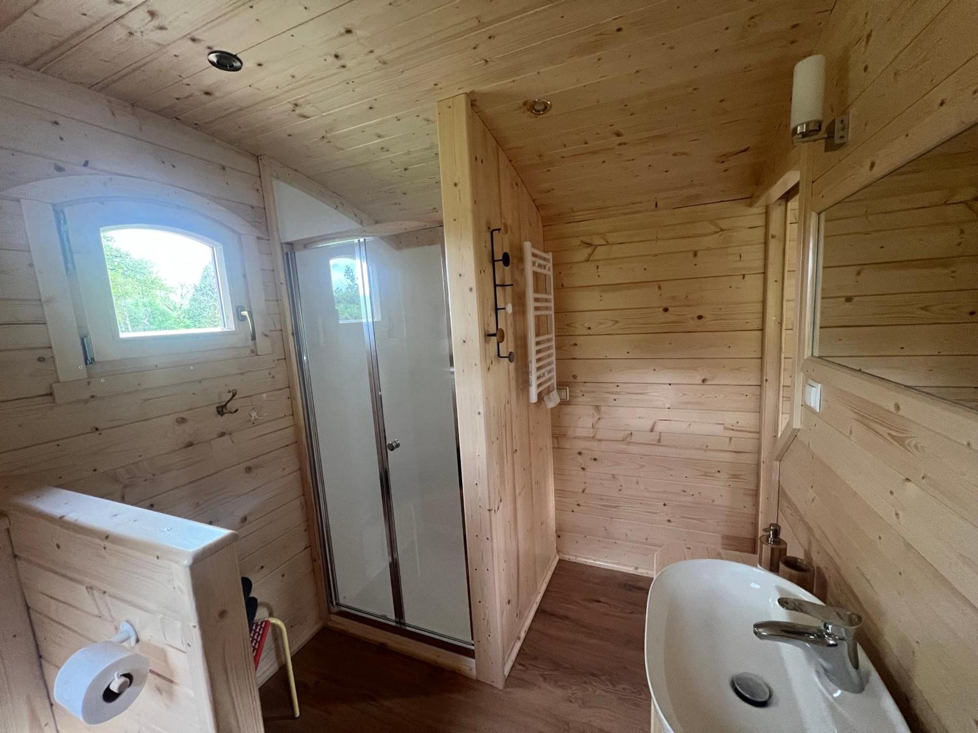 Bed and Breakfast La Roulotte Deluxe De Malpas Quingey Esterno foto