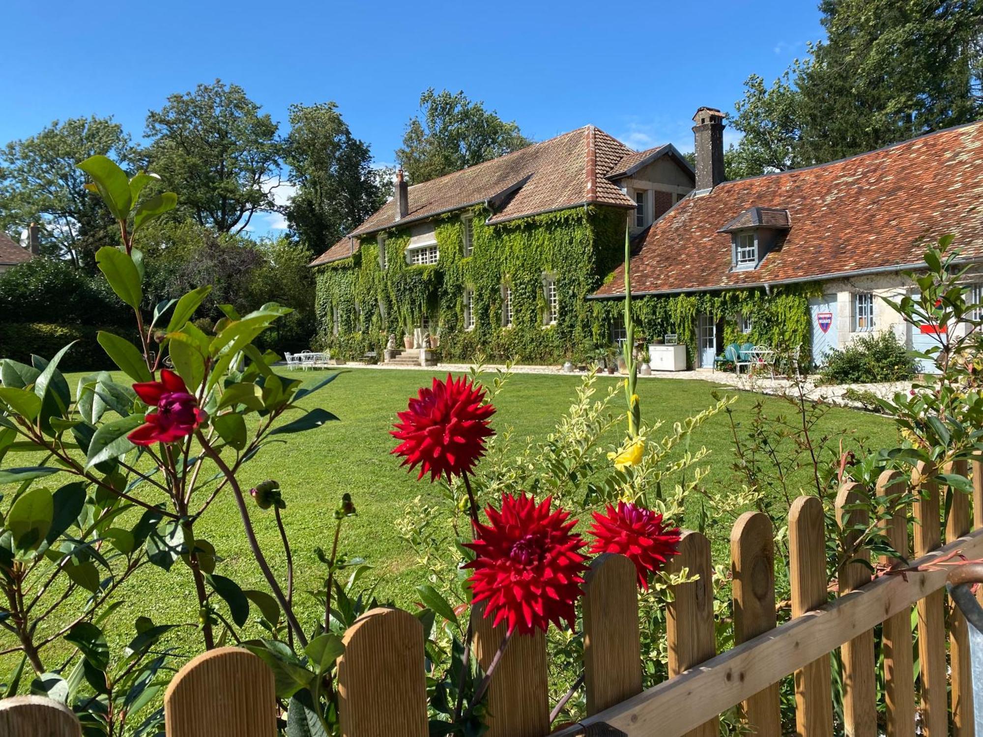 Bed and Breakfast La Roulotte Deluxe De Malpas Quingey Esterno foto