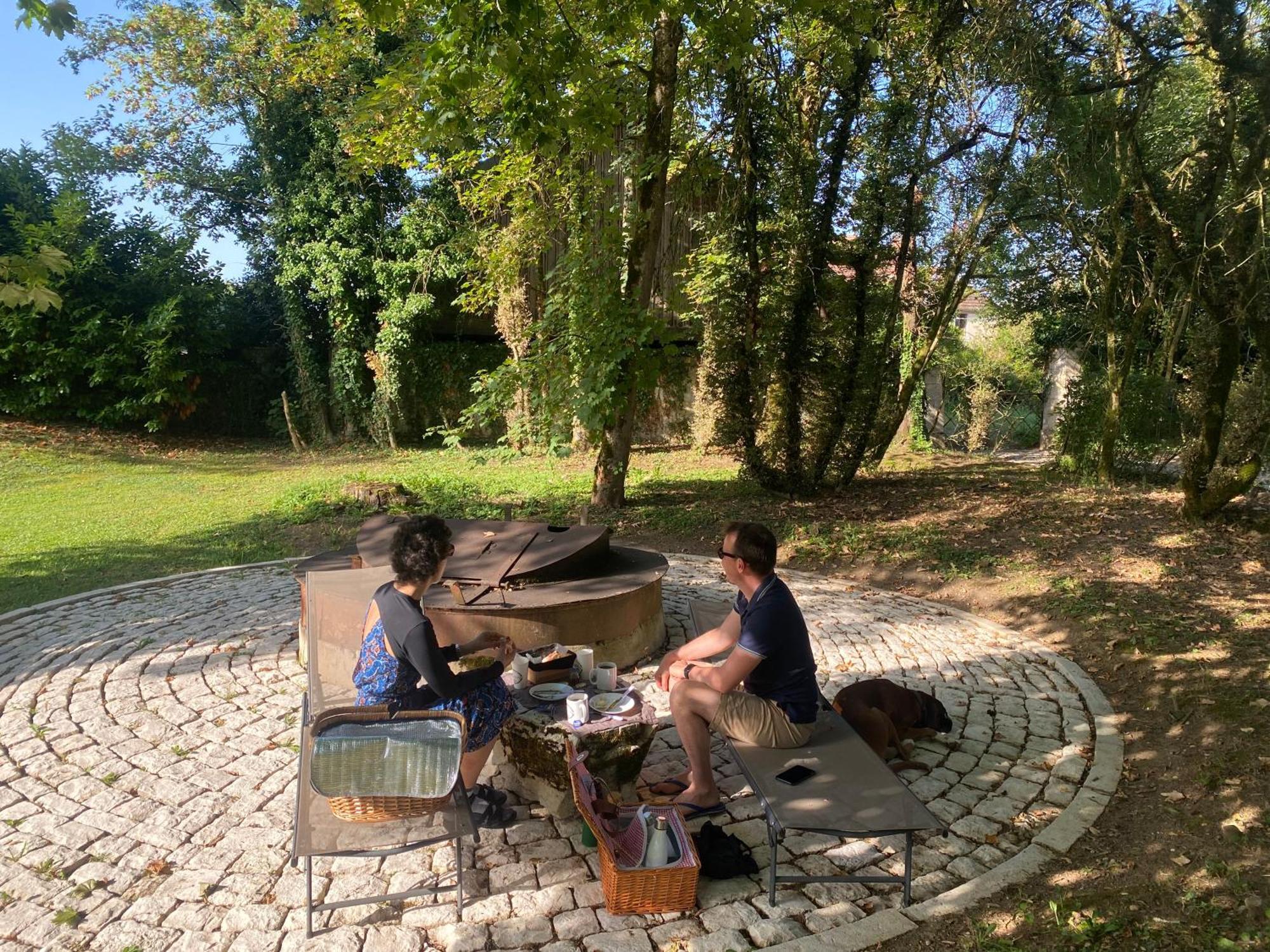 Bed and Breakfast La Roulotte Deluxe De Malpas Quingey Esterno foto