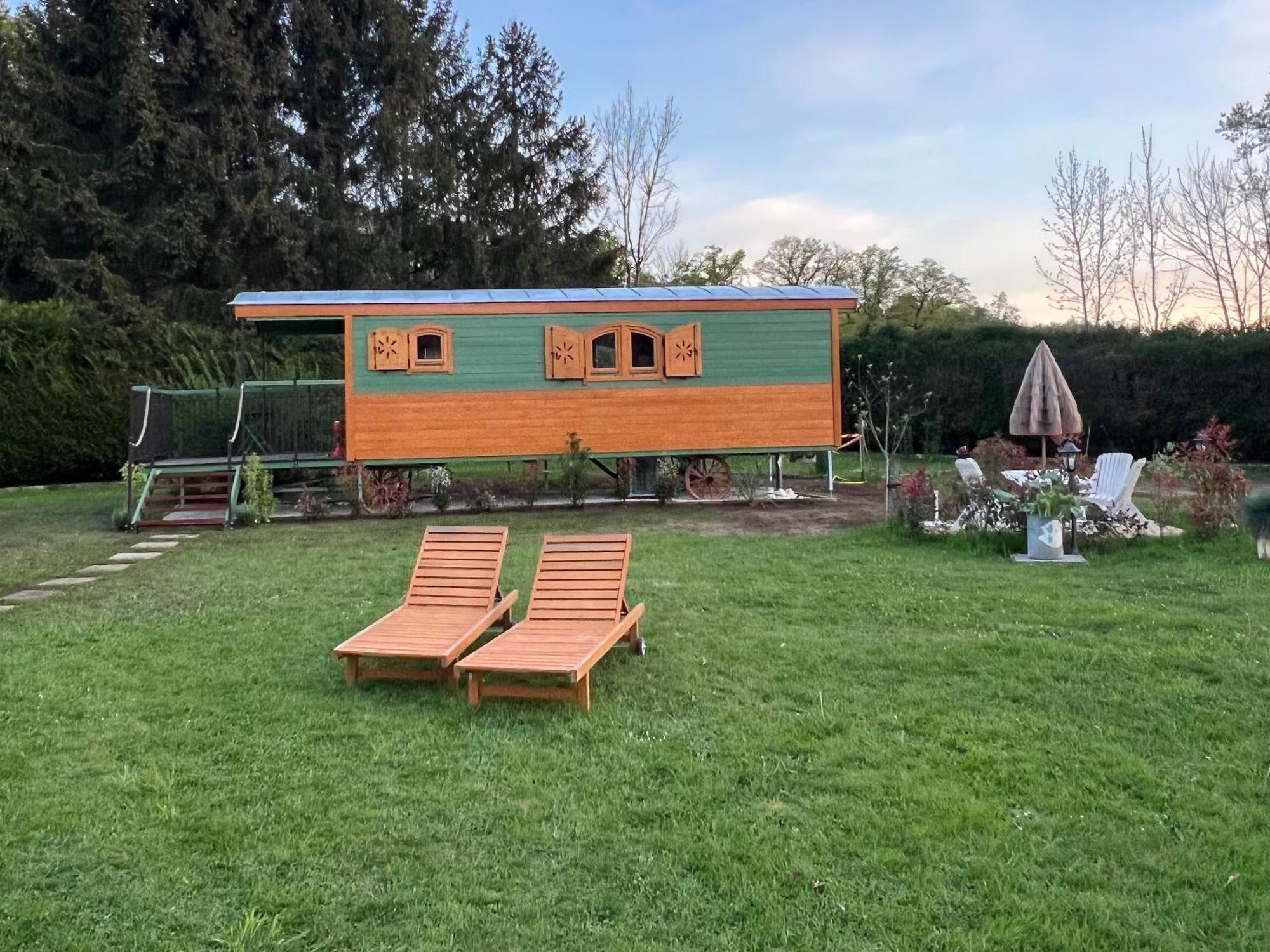 Bed and Breakfast La Roulotte Deluxe De Malpas Quingey Esterno foto