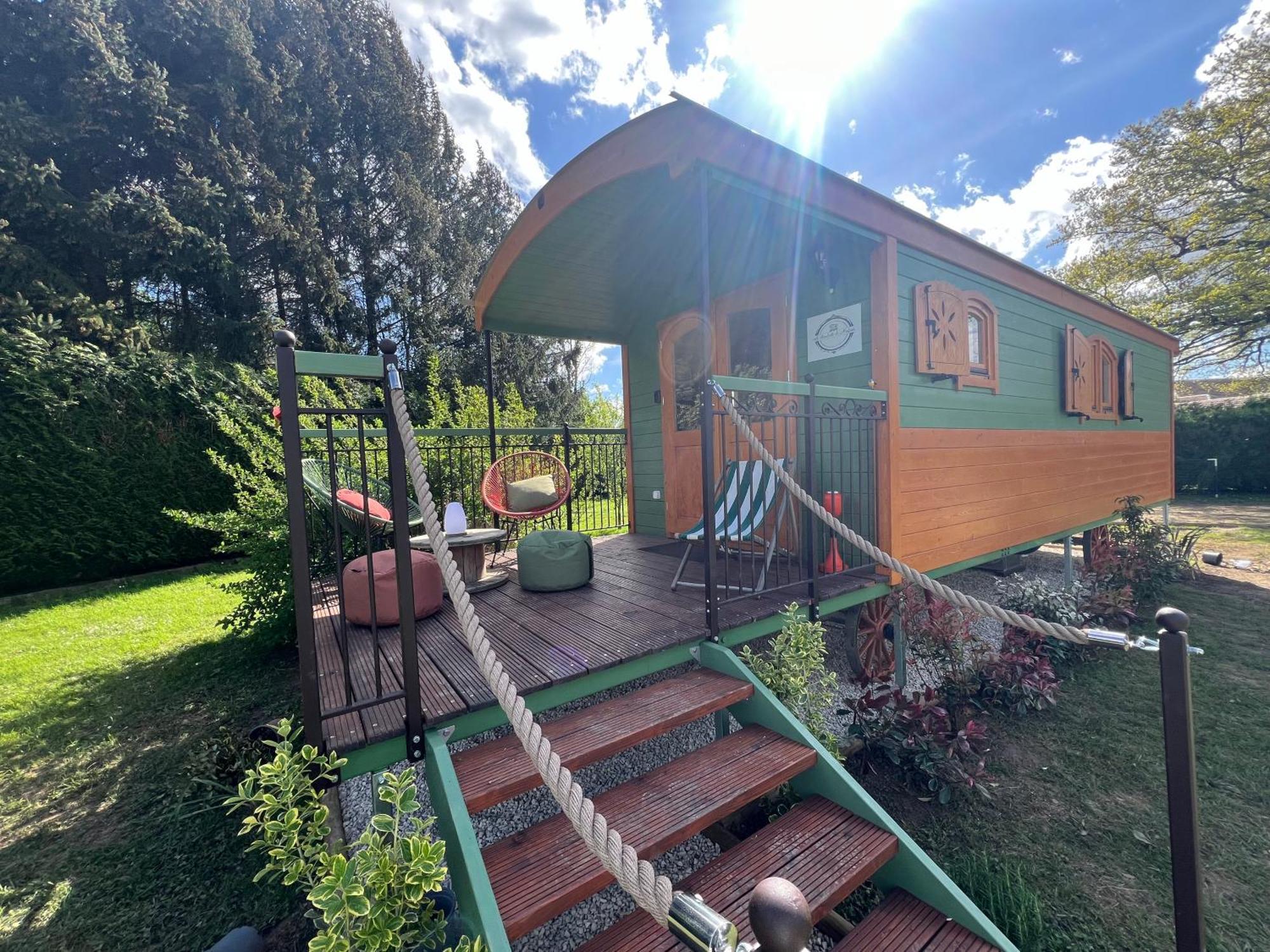 Bed and Breakfast La Roulotte Deluxe De Malpas Quingey Esterno foto