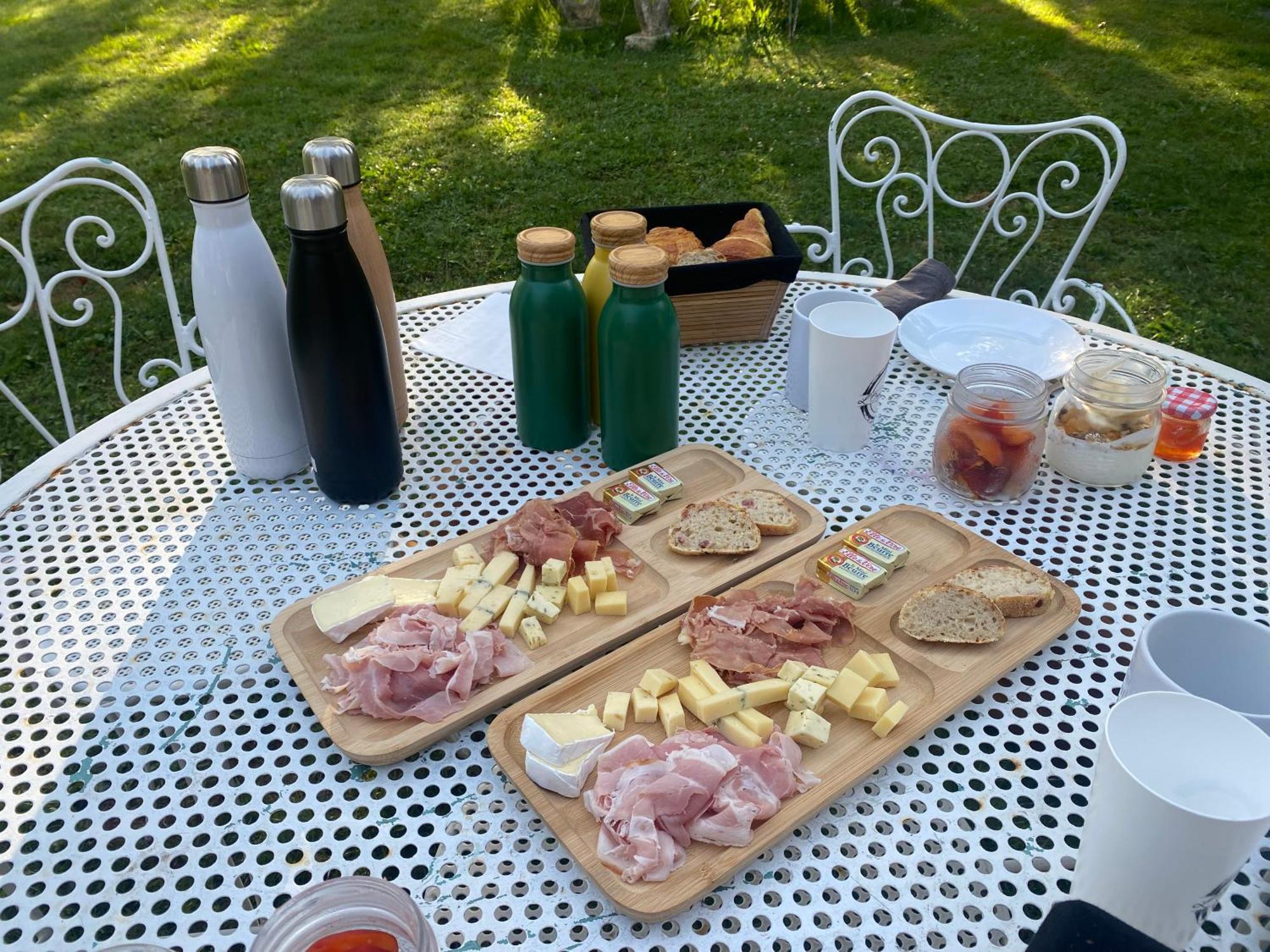 Bed and Breakfast La Roulotte Deluxe De Malpas Quingey Esterno foto